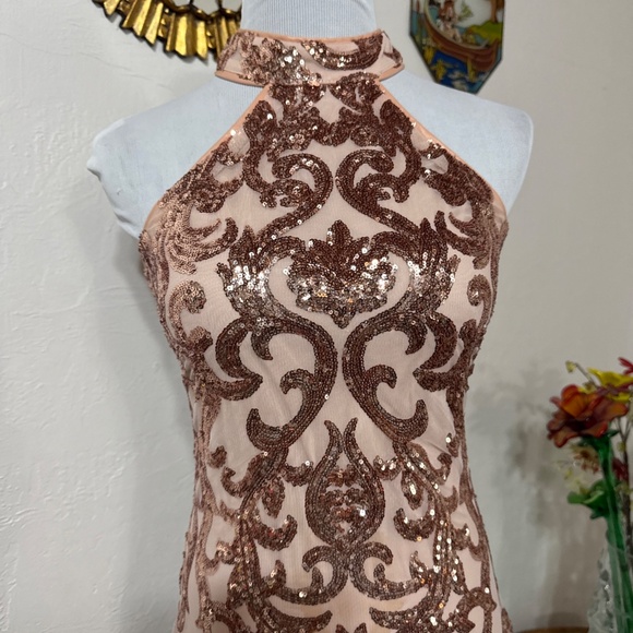 Hot Miami Styles Mini Gold Sequined Above Knee Bodycon Zipped up Halter Dress M - Picture 4 of 16